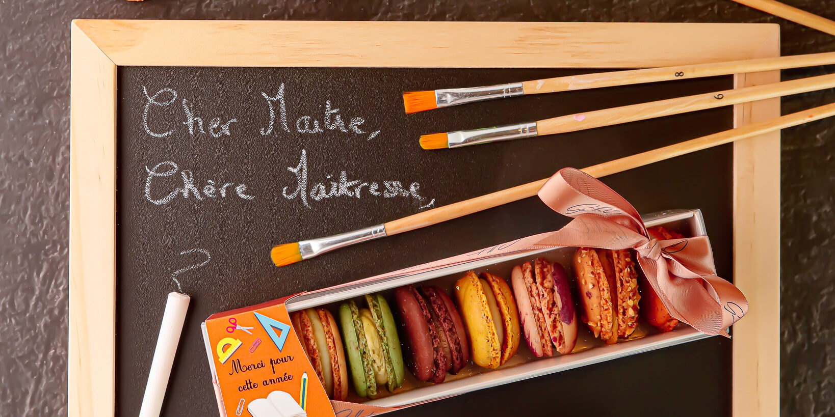 0808_guillet_coffet_maitres Coffrets macarons - idées cadeaux maîtres et maîtresses